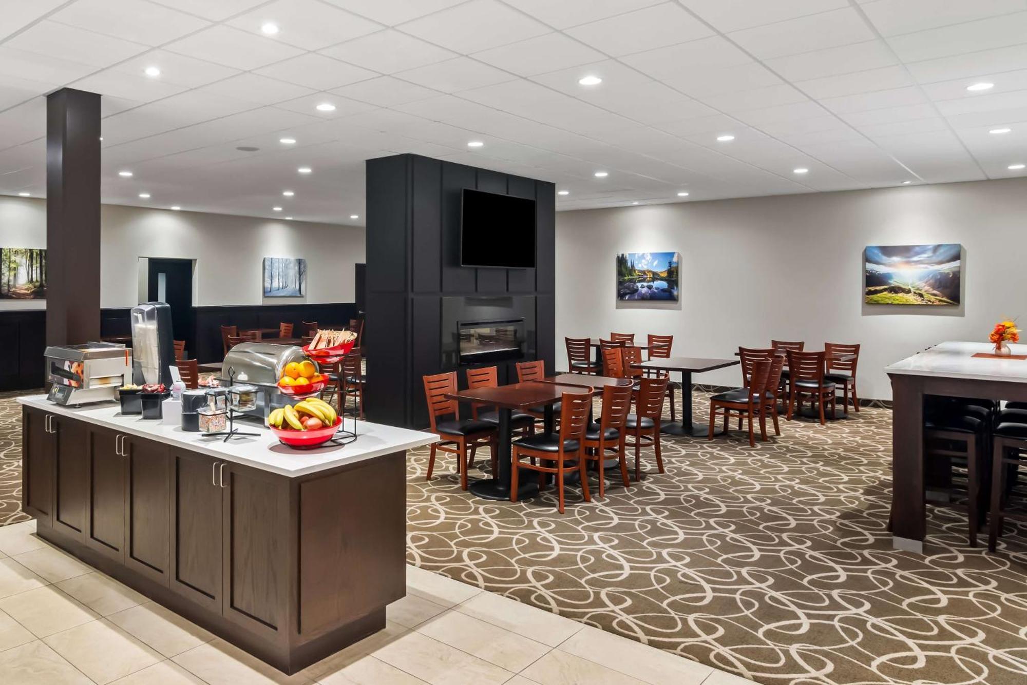 Best Western Plus Pitt Meadows Inn & Suites Buitenkant foto