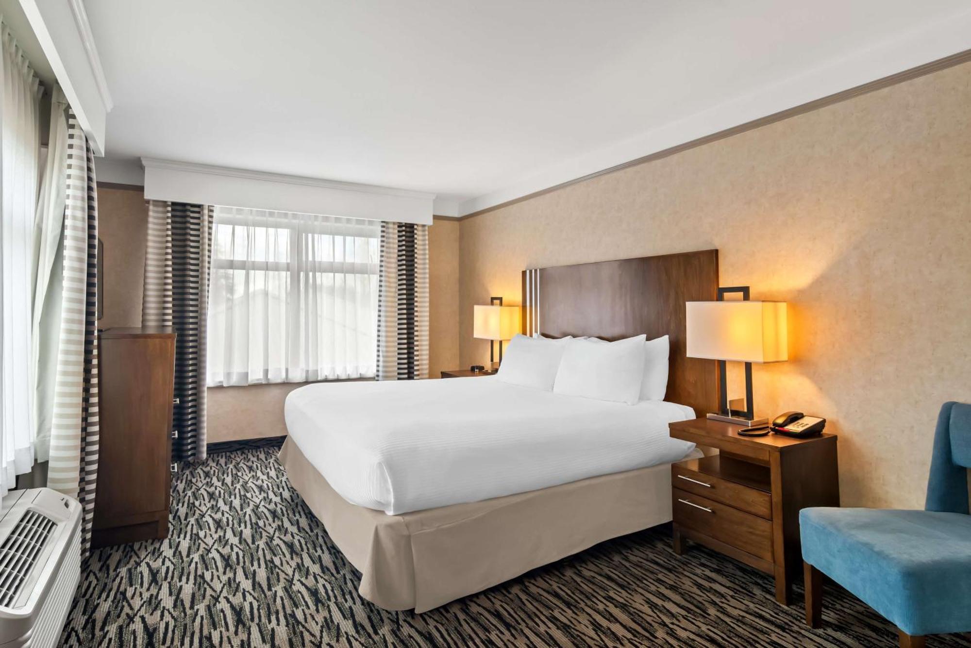 Best Western Plus Pitt Meadows Inn & Suites Buitenkant foto
