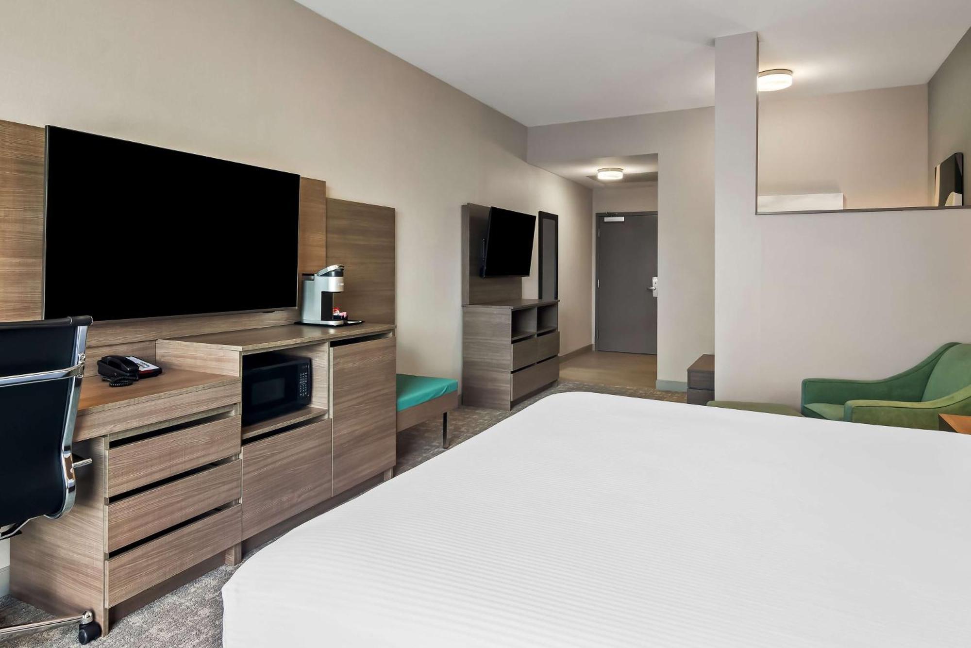 Best Western Plus Pitt Meadows Inn & Suites Buitenkant foto