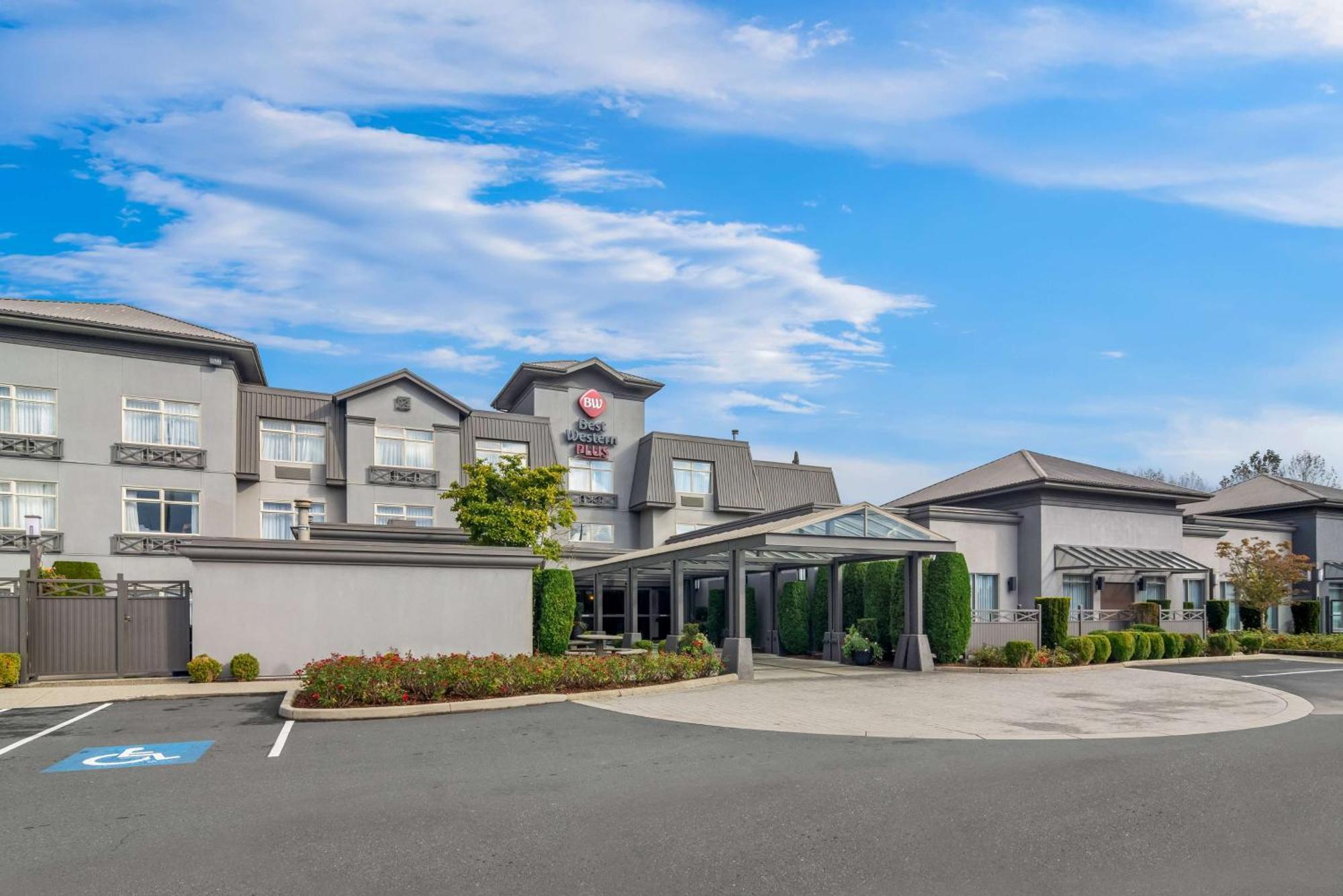 Best Western Plus Pitt Meadows Inn & Suites Buitenkant foto