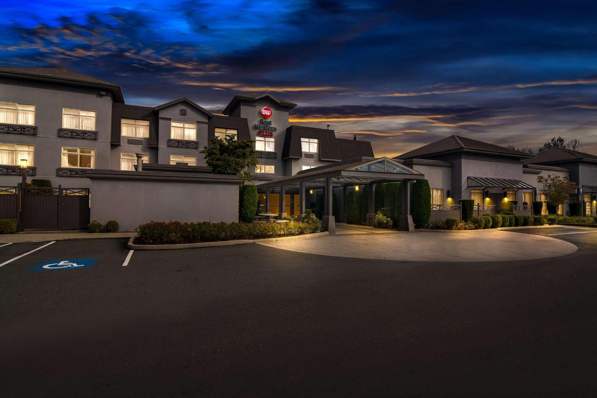 Best Western Plus Pitt Meadows Inn & Suites Buitenkant foto