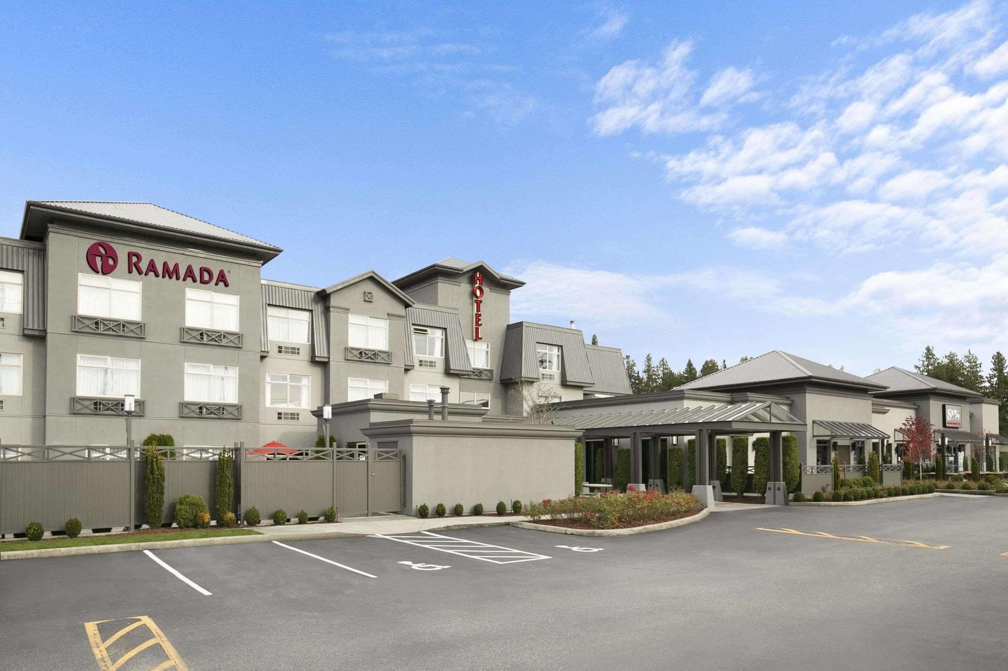 Best Western Plus Pitt Meadows Inn & Suites Buitenkant foto